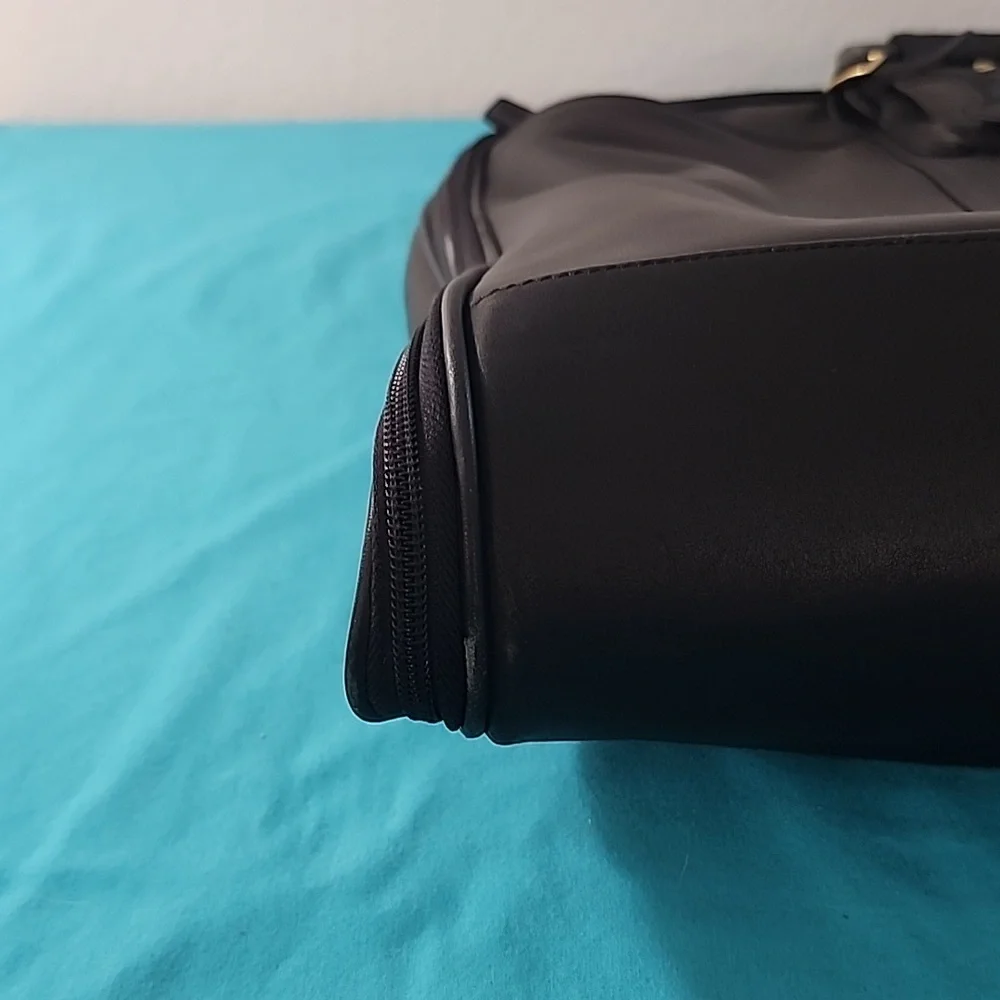 Rare Exclusive Lexus x Coach Limited Edition Black Leather Full Size Garment Bag
